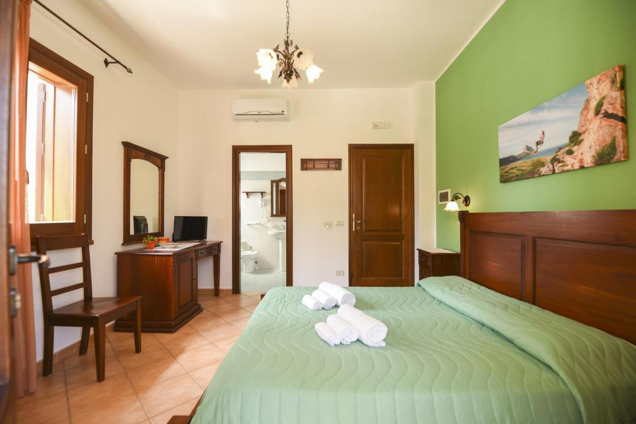 Aurora Castelluzzo Bed & Breakfast Exterior photo