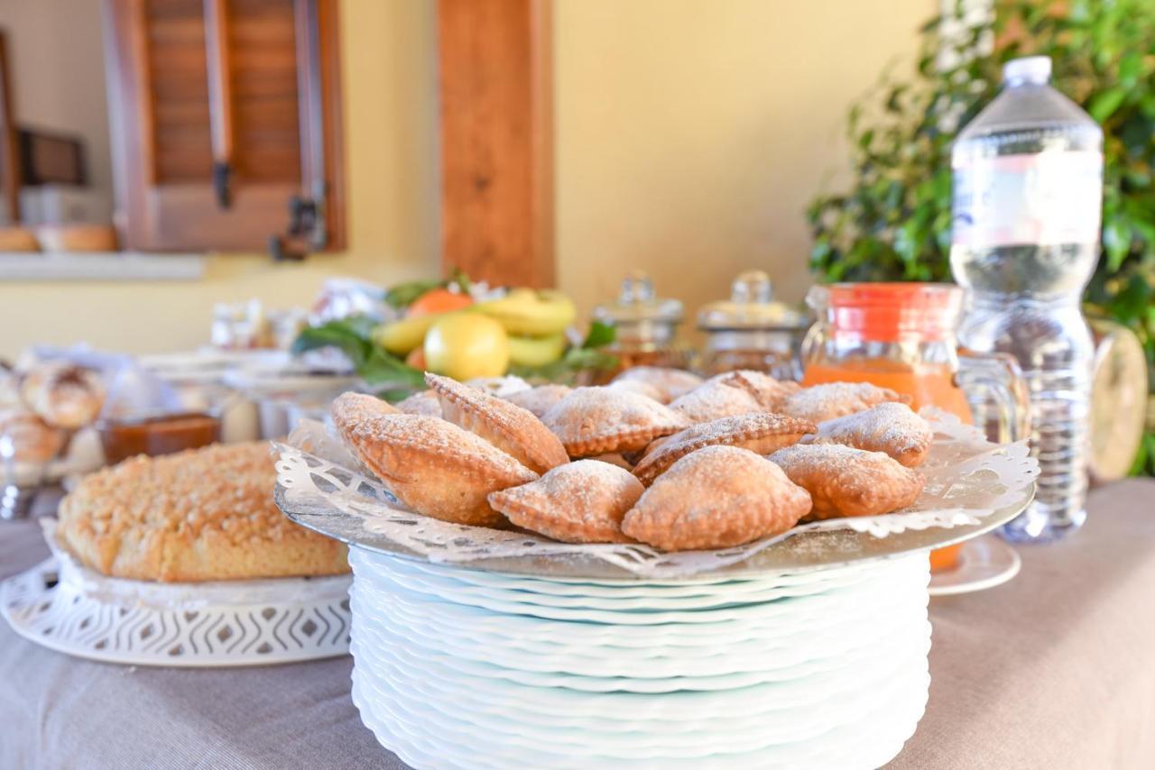 Aurora Castelluzzo Bed & Breakfast Exterior photo
